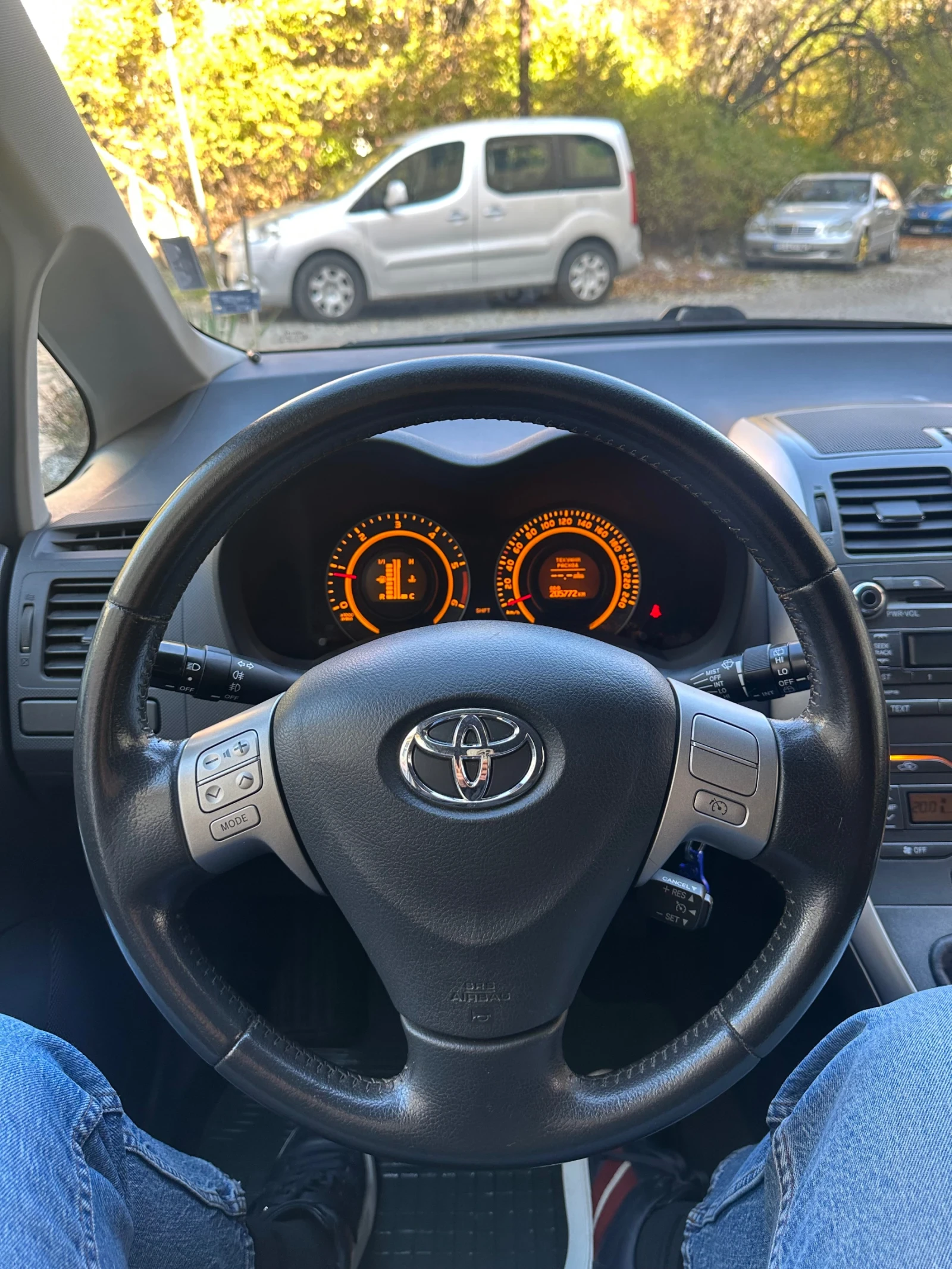 Toyota Auris | Mobile.bg � ����������� 10