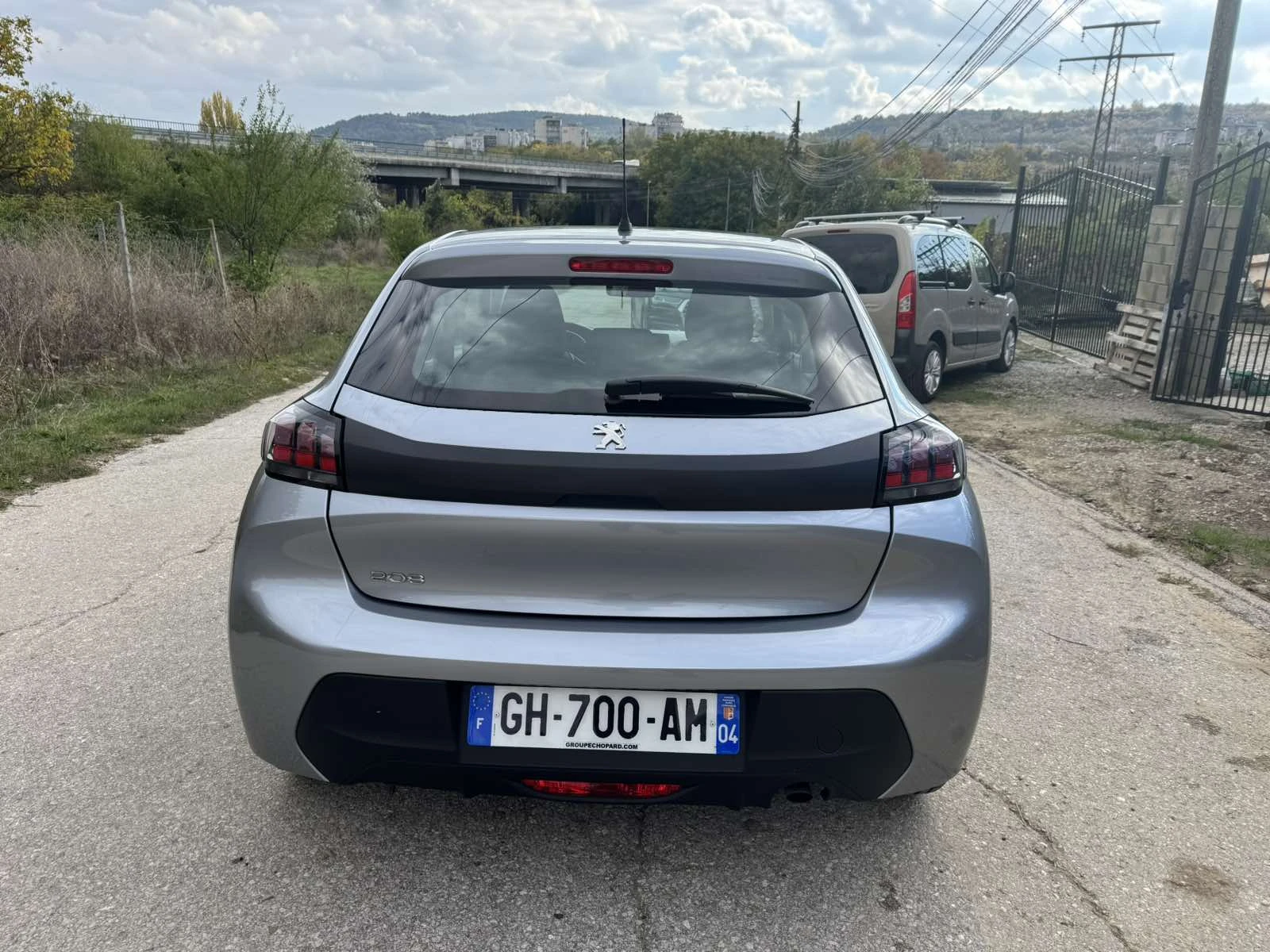 Peugeot 208 1.2 - изображение 6