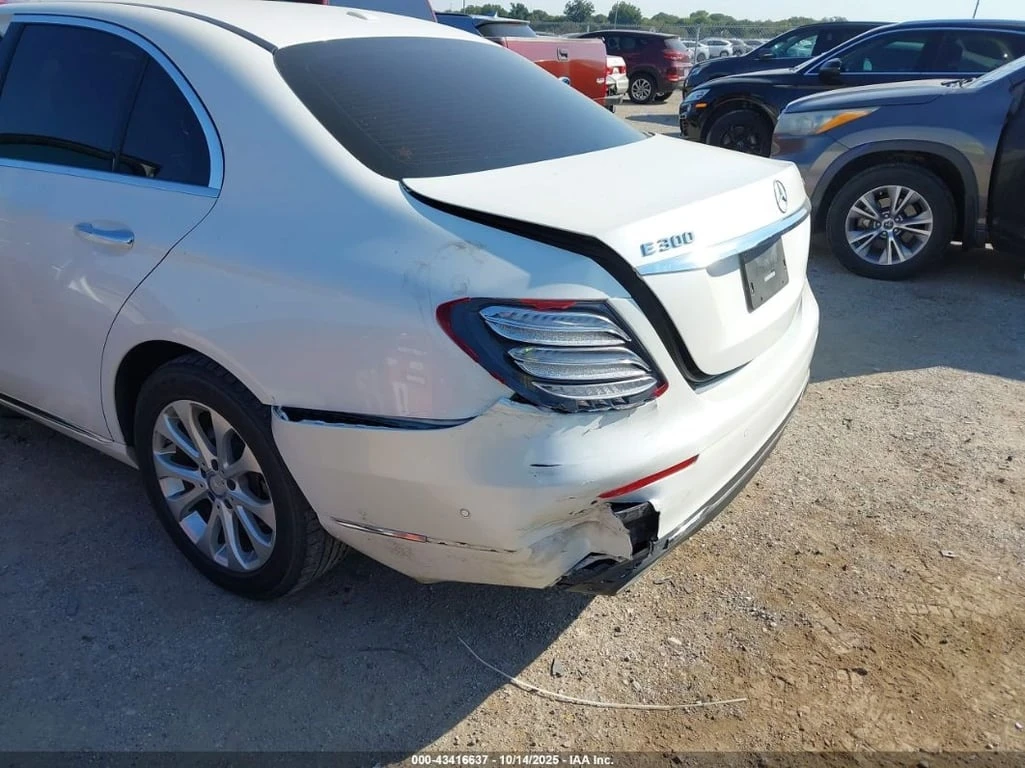 Mercedes-Benz E 300 * 4MATIC * CARFAX * БЕЗ ПЪРВОНАЧАЛНА ВНОСКА - изображение 6