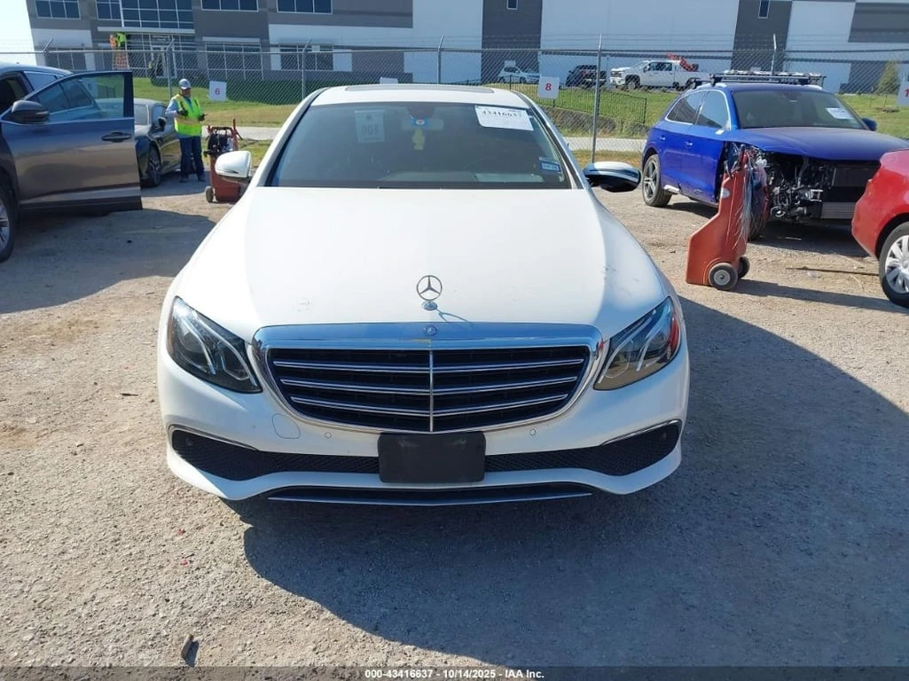 Mercedes-Benz E 300 * 4MATIC * CARFAX *    | Mobile.bg   12