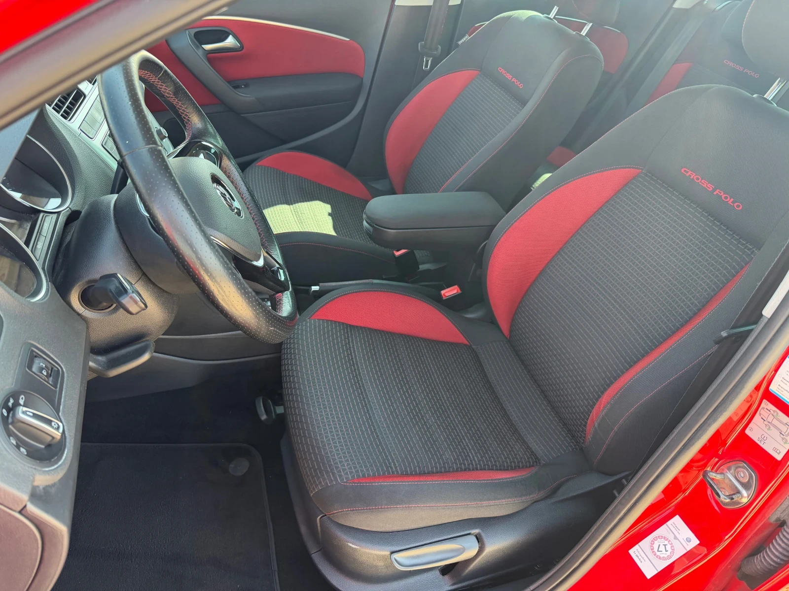 VW Polo Cross Polo 1.4tdi Автоматик!!! Подгрев! Парктроник, снимка 12 - Автомобили и джипове - 53737721