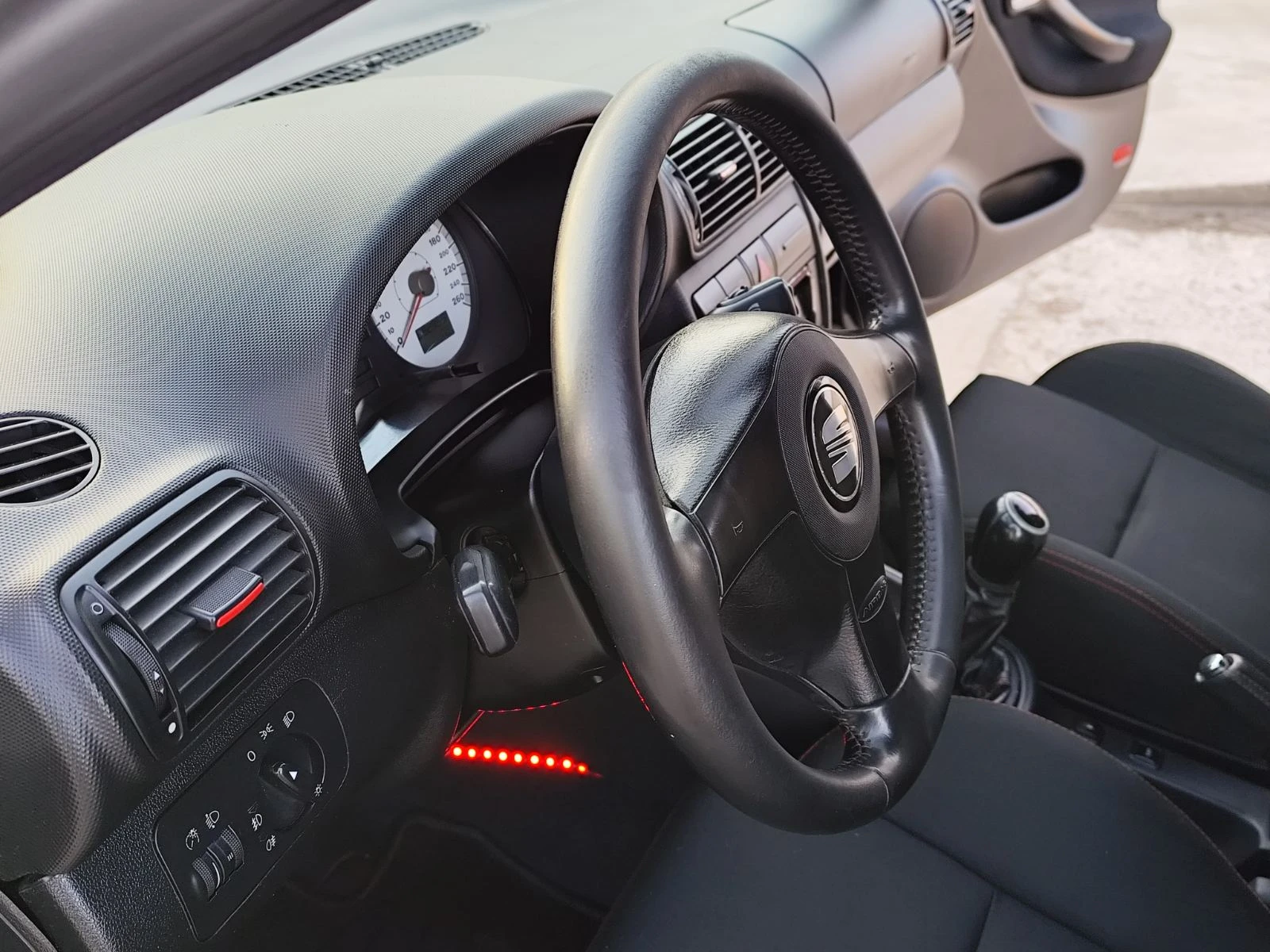 Seat Leon Cupra R, снимка 10 - Автомобили и джипове - 53770135