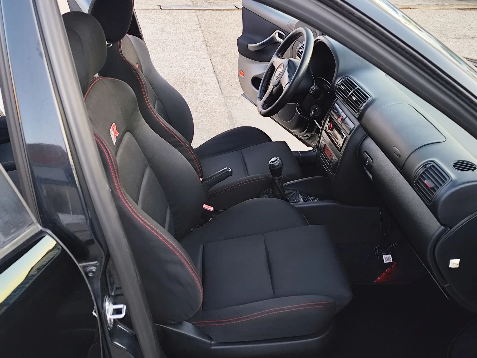 Seat Leon Cupra R, снимка 11 - Автомобили и джипове - 53770135