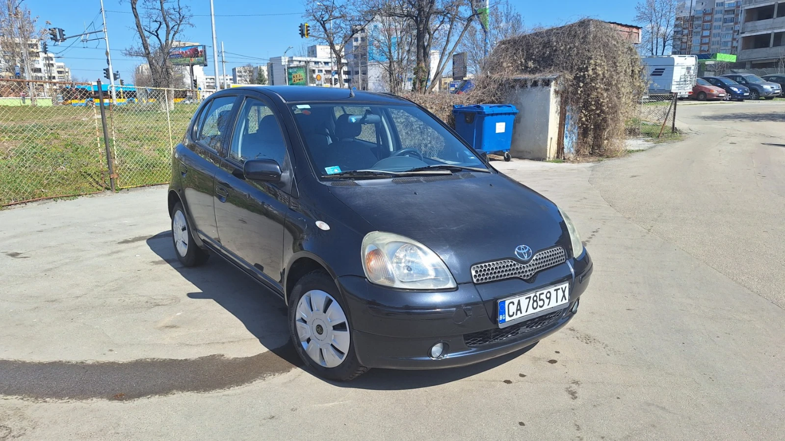 Toyota Yaris 1.3 VVT-i, снимка 3 - Автомобили и джипове - 53847871