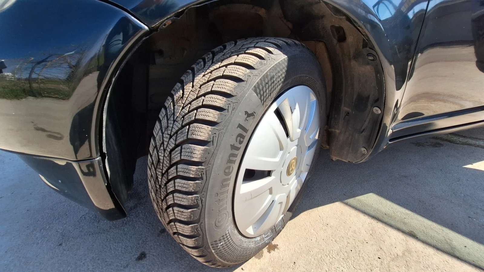 Toyota Yaris 1.3 VVT-i, снимка 15 - Автомобили и джипове - 53847871