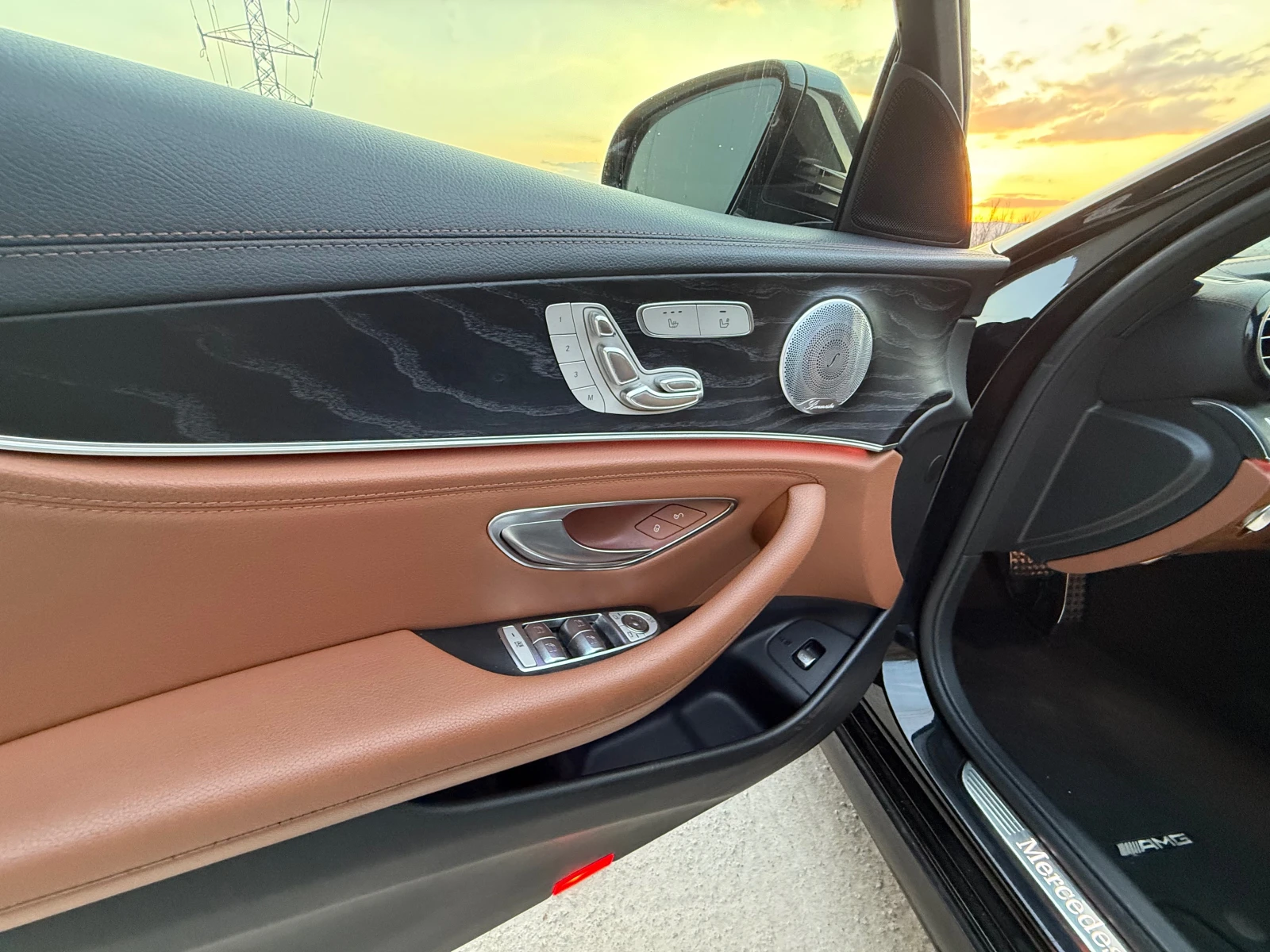 Mercedes-Benz E 220 2.2 AMG-premium FULL, снимка 8 - Автомобили и джипове - 54034681