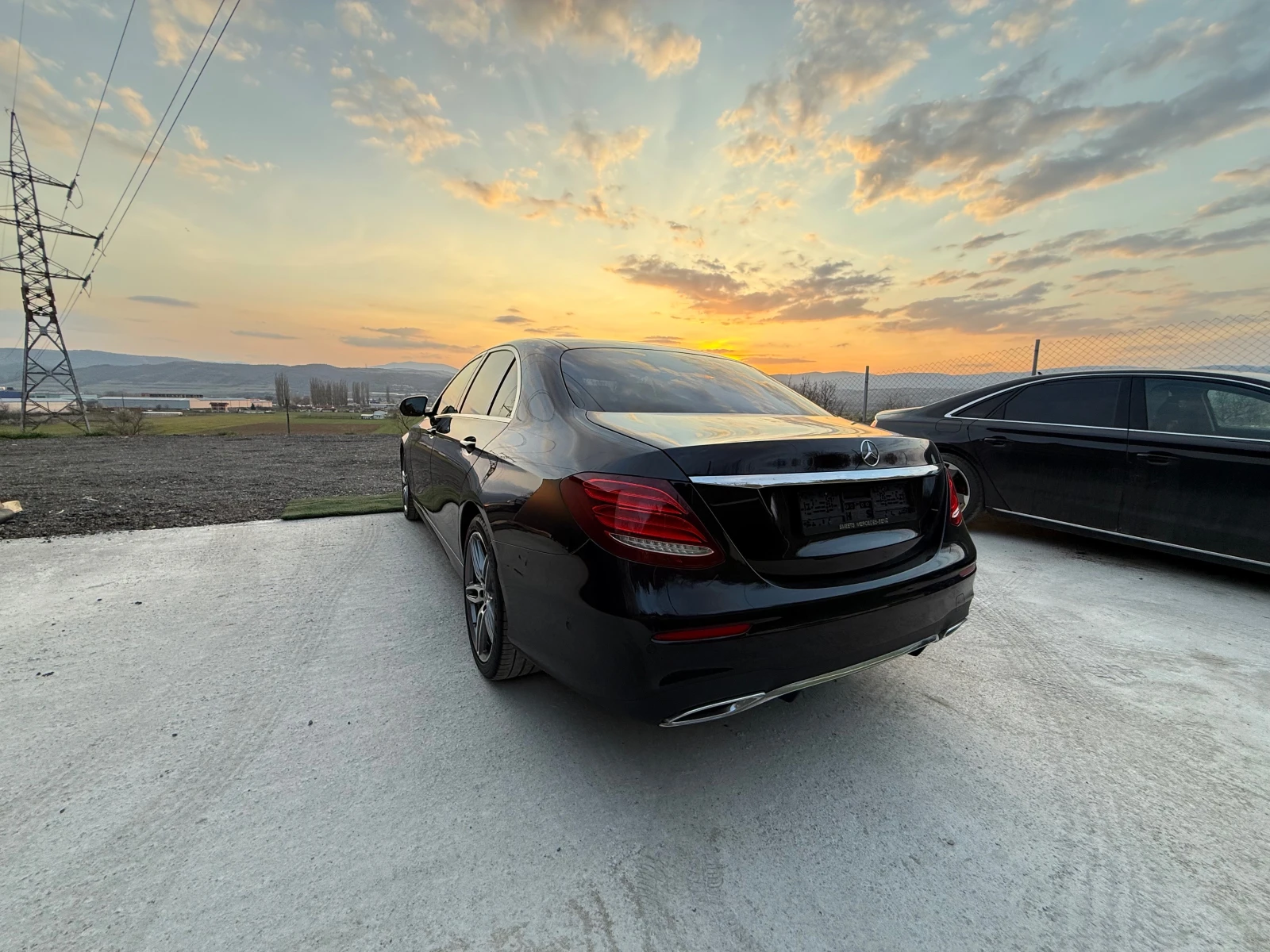 Mercedes-Benz E 220 2.2 AMG-premium FULL, снимка 4 - Автомобили и джипове - 54034681