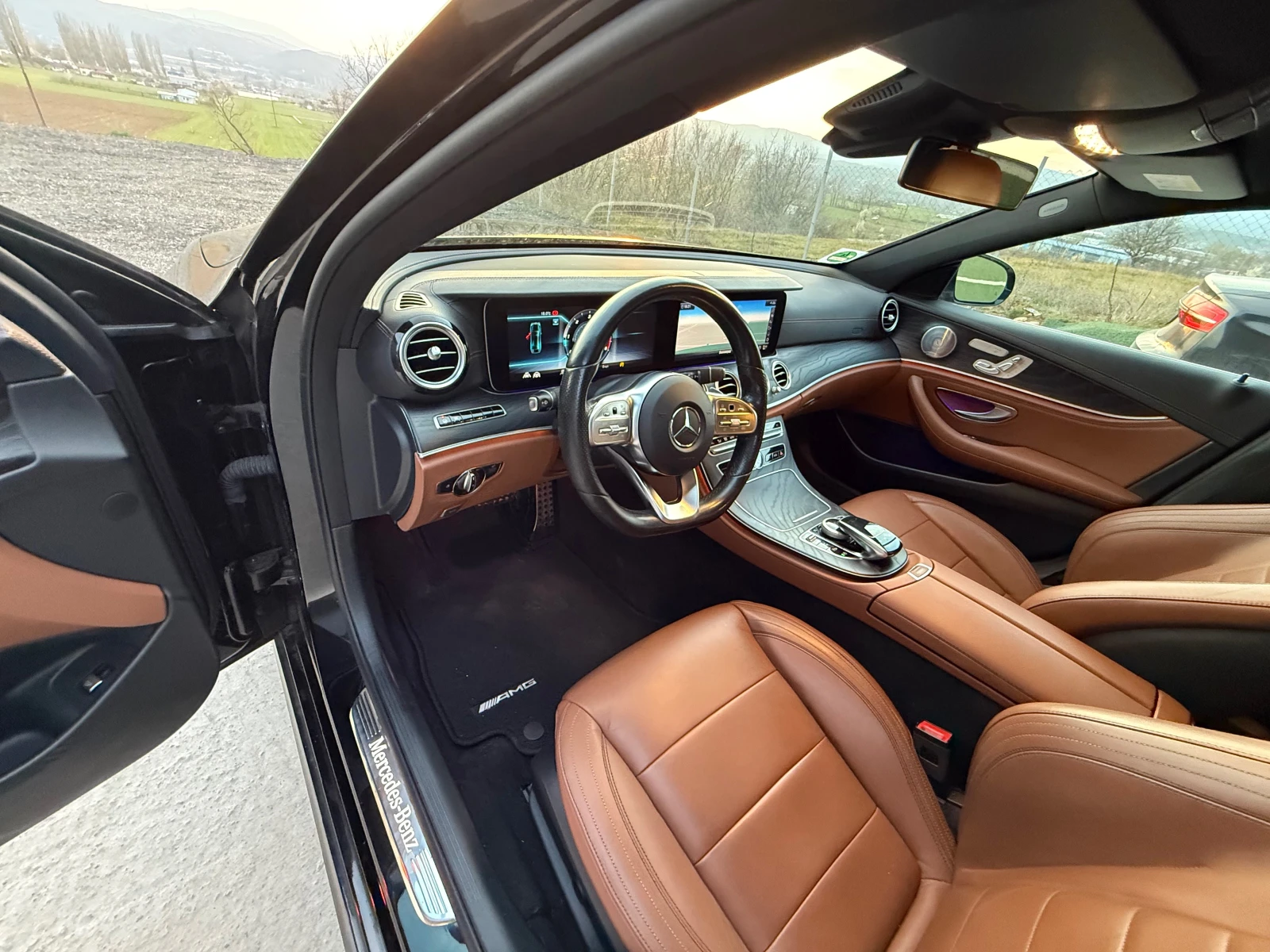 Mercedes-Benz E 220 2.2 AMG-premium FULL, снимка 6 - Автомобили и джипове - 54034681