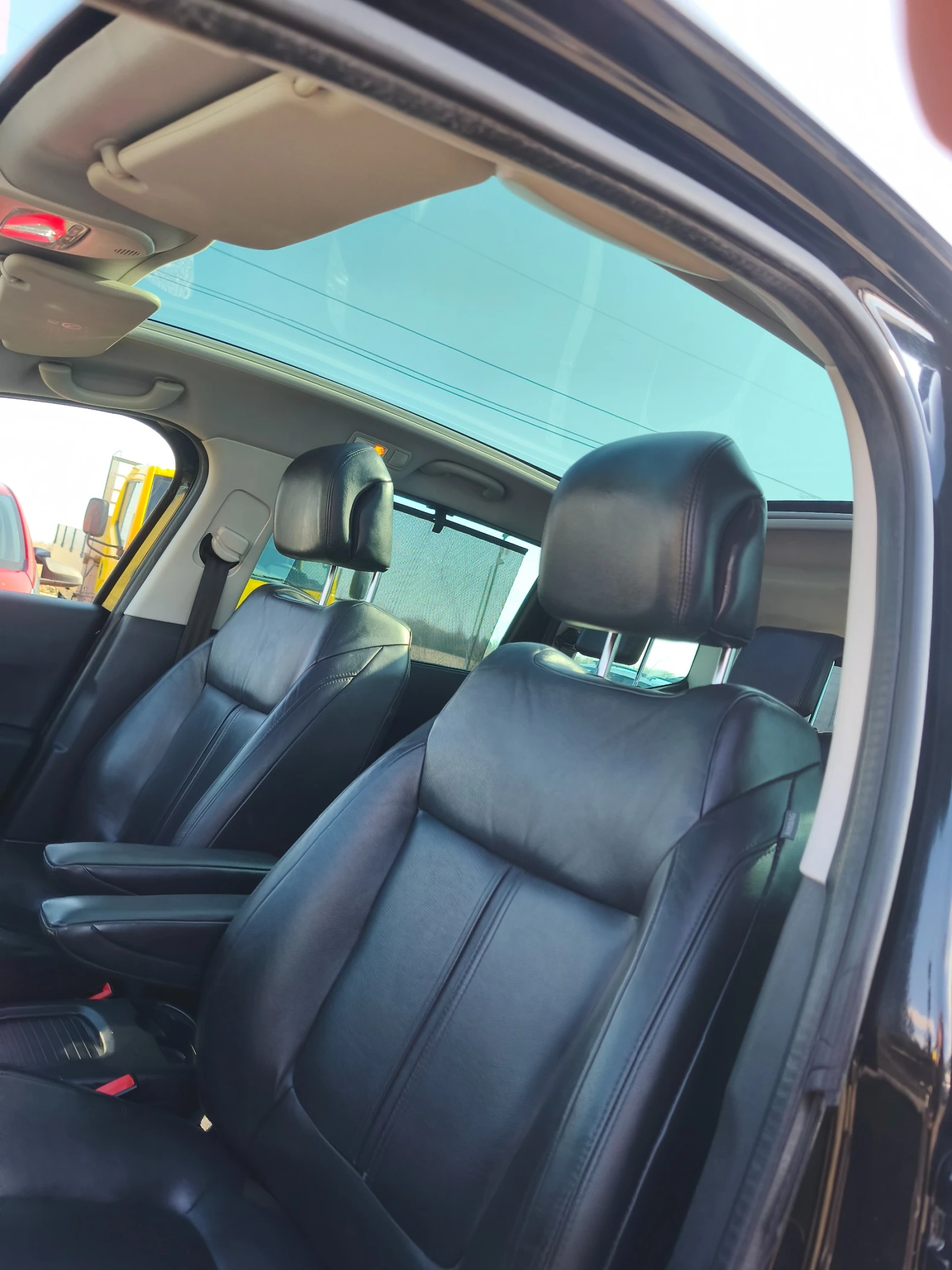 Peugeot 5008 2.0HDI navi Head up, снимка 11 - Автомобили и джипове - 53979998