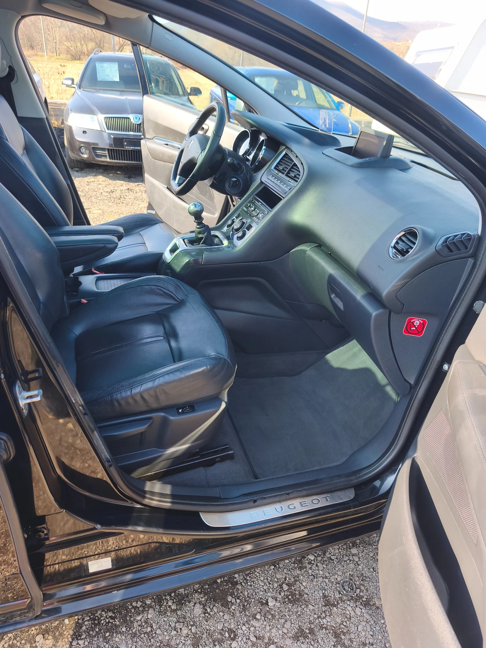 Peugeot 5008 2.0HDI navi Head up, снимка 10 - Автомобили и джипове - 53979998