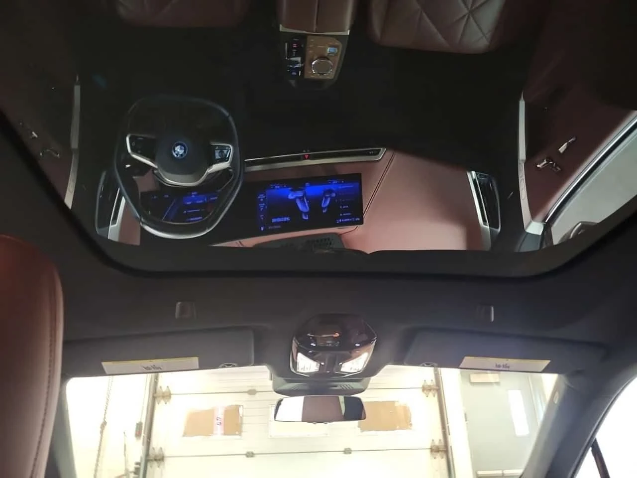 BMW iX XDRIVE50| SWAROWSKI| HARMAN KARDON| 360| HUD|  | Mobile.bg � ����������� 15