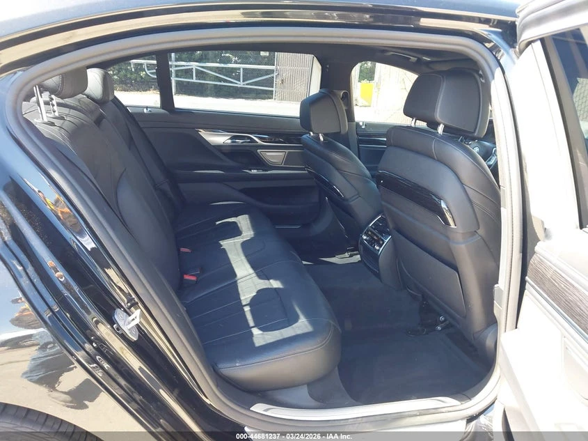 BMW 740 2016 BMW 740I, снимка 12 - Автомобили и джипове - 54065054