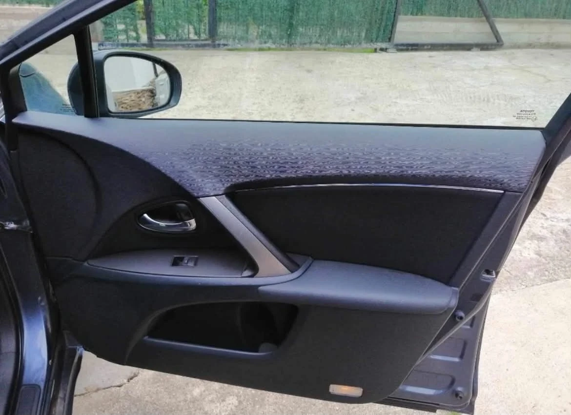 Toyota Avensis 2.2 150 к.с., снимка 8 - Автомобили и джипове - 54703572