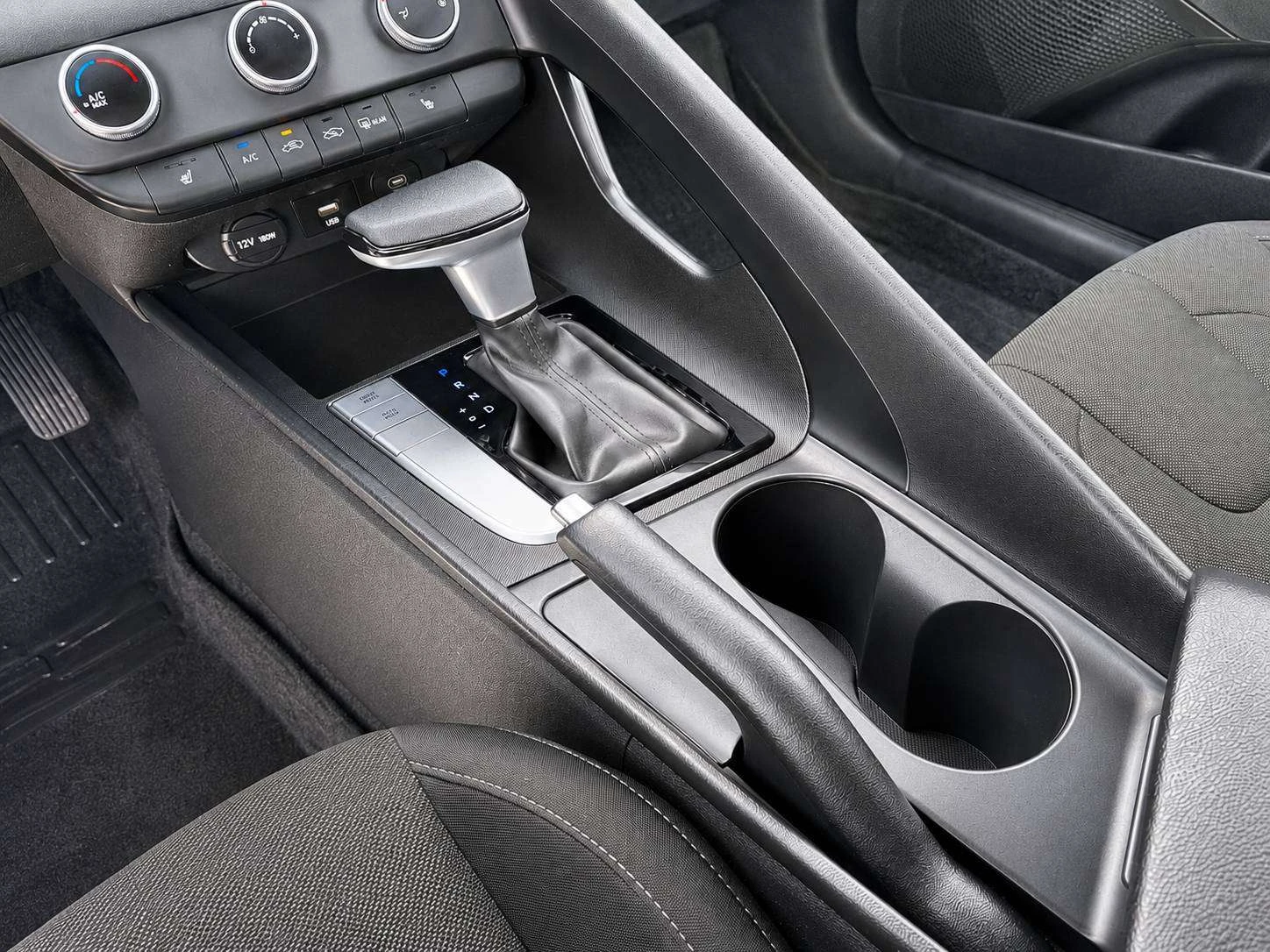 Hyundai Elantra | CarPlay, ������, ���� �� �� | Mobile.bg � ����������� 16