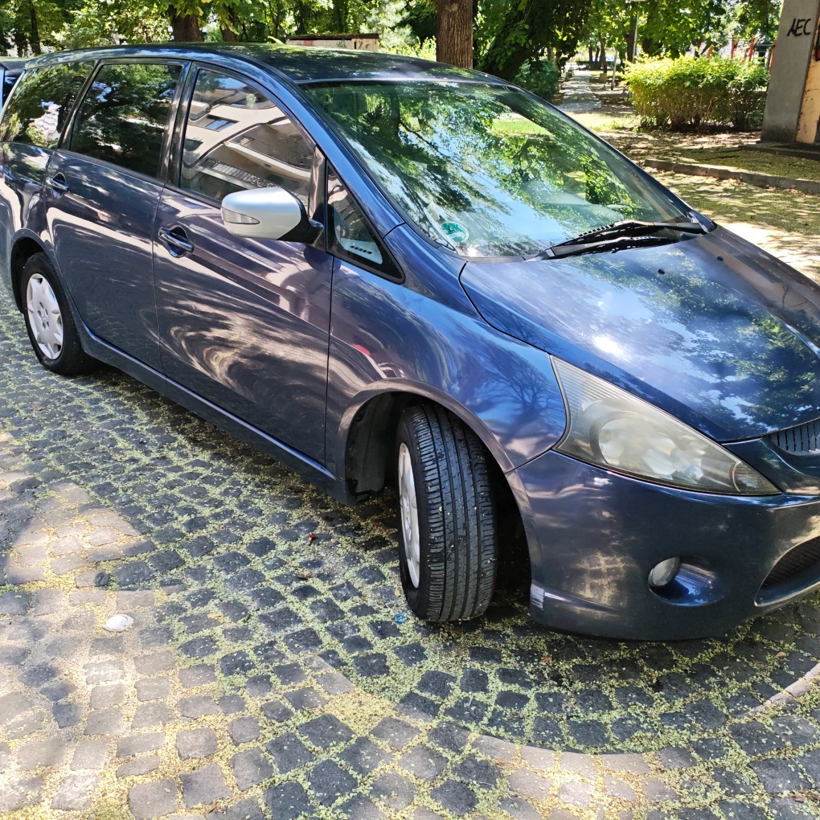 Mitsubishi Grandis 2.4 бензин , снимка 9 - Автомобили и джипове - 55422664