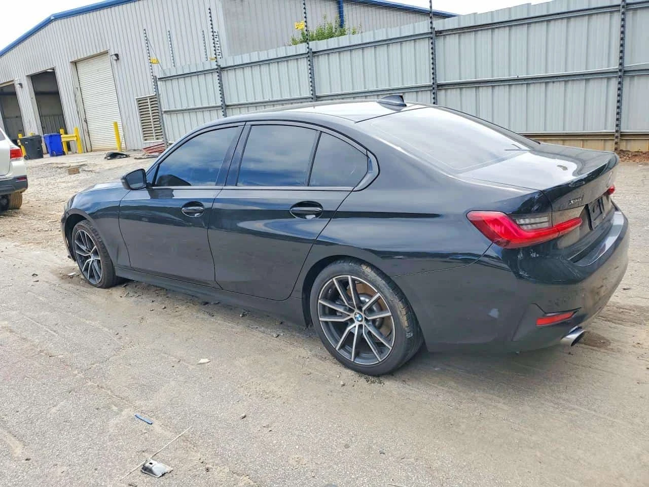 BMW 330 xDrive | CARFAX | АВТОКРЕДИТ БЕЗ ПЪРВОНАЧАЛНА , снимка 2 - Автомобили и джипове - 55544021