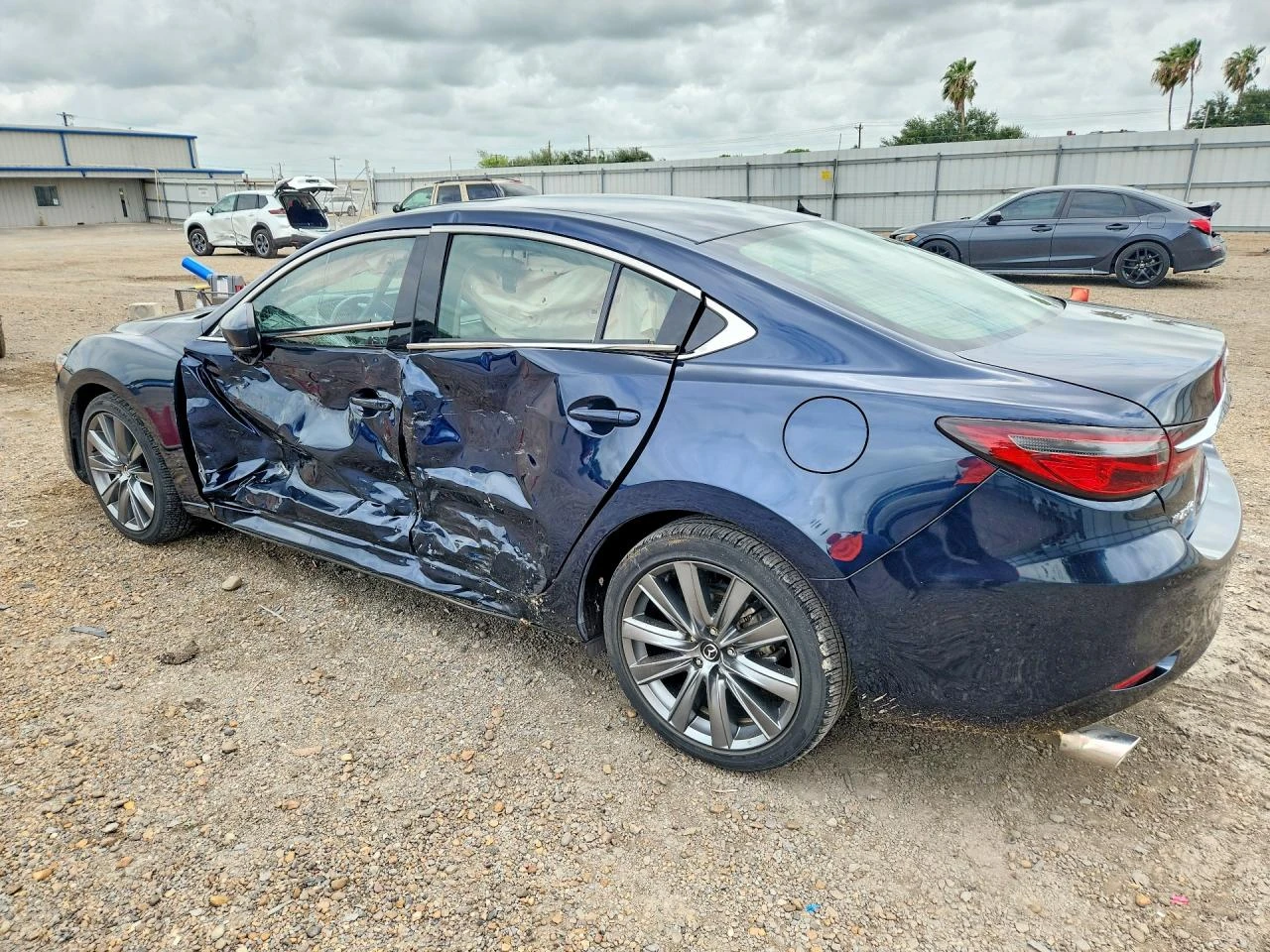 Mazda 6 2.5* ПОДГРЕВ* CARPLAY* Keyless* i-Activsense, снимка 3 - Автомобили и джипове - 55626255