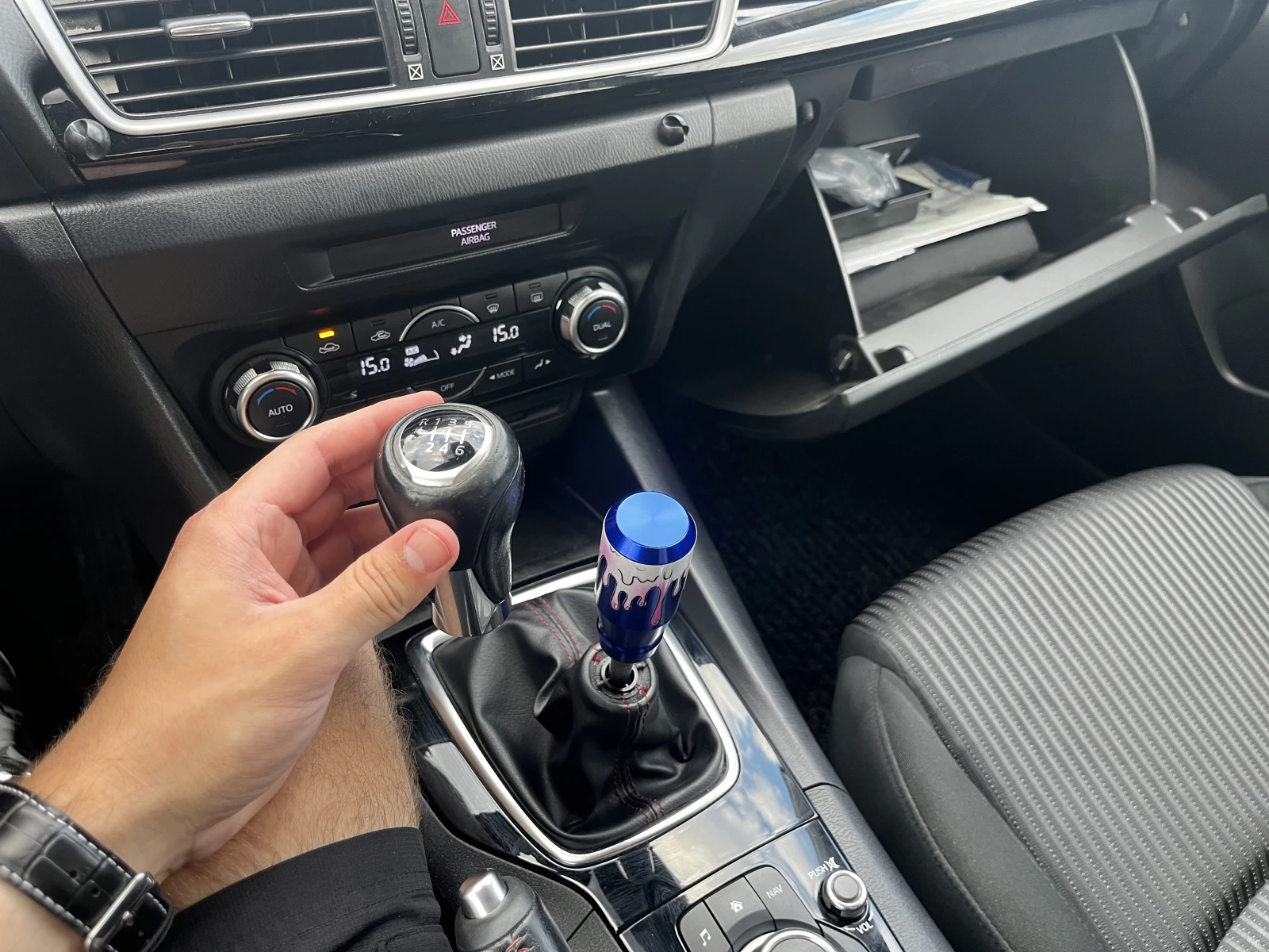 Mazda 3 2.2D, снимка 13 - Автомобили и джипове - 55906046