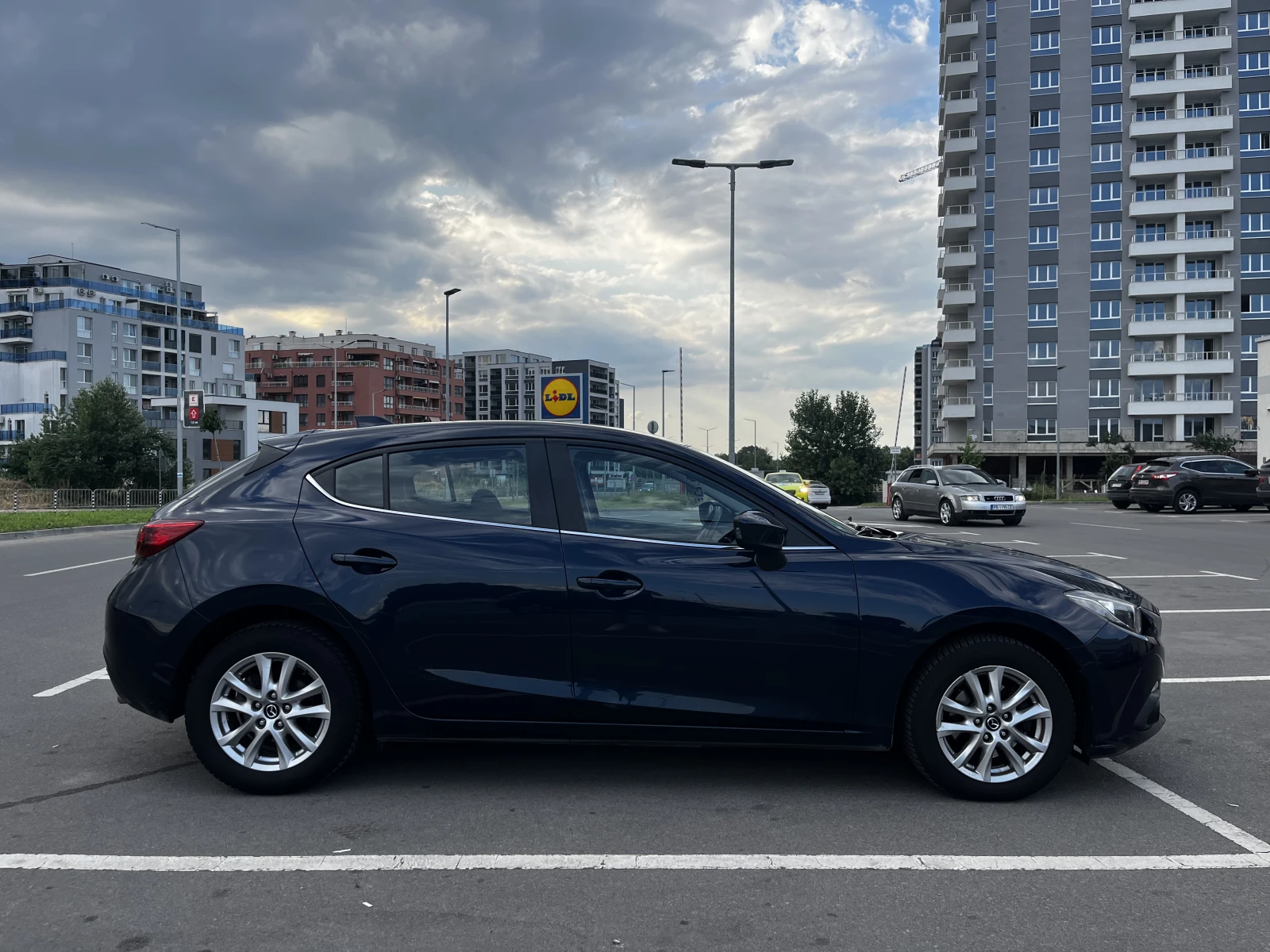 Mazda 3 2.2D, снимка 3 - Автомобили и джипове - 55906046