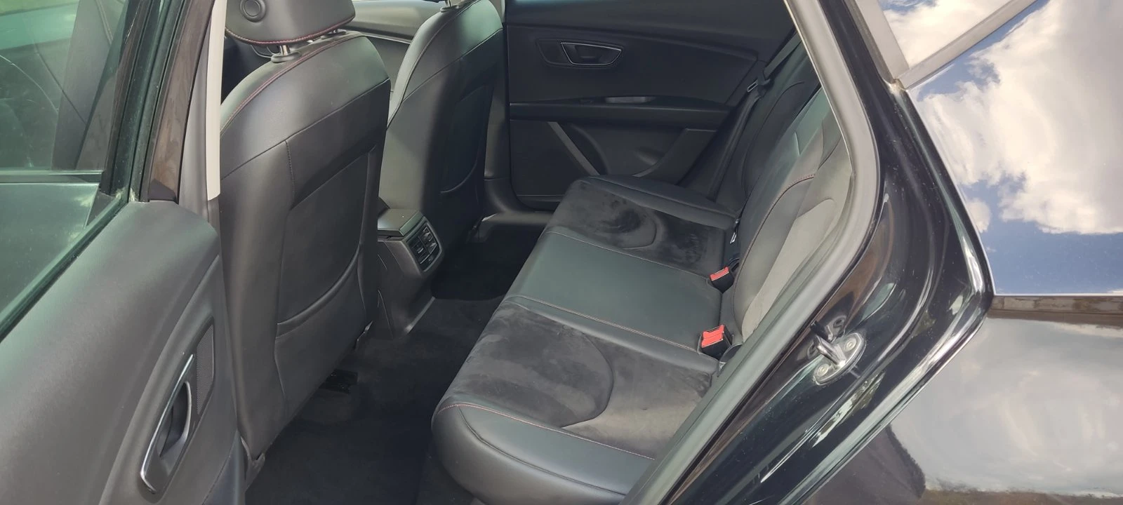 Seat Leon 1.8i CUPRA 7ск, снимка 12 - Автомобили и джипове - 56344082