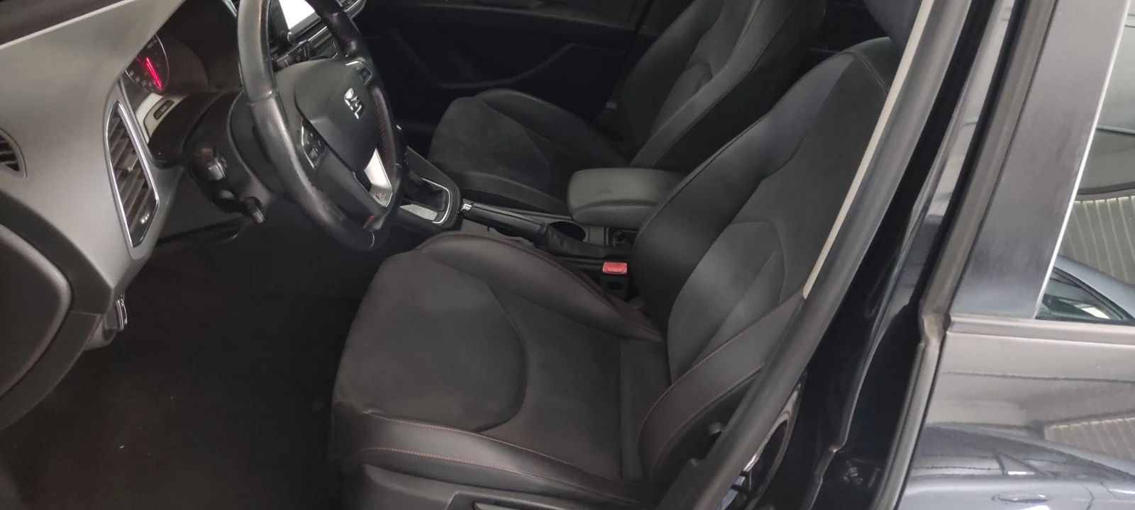 Seat Leon 1.8i CUPRA 7ск, снимка 10 - Автомобили и джипове - 56344082