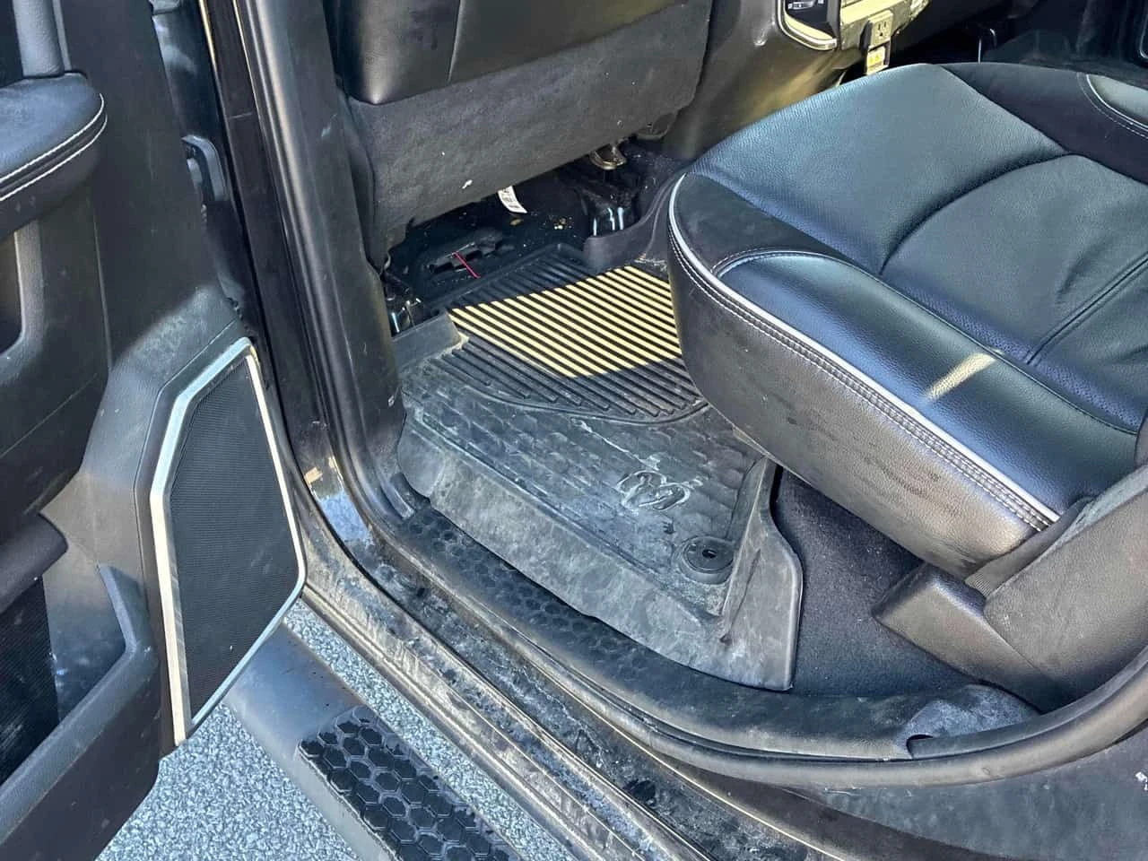 Dodge RAM 3500  Laramie / CARFAX / ���� �� ��������  | Mobile.bg � ����������� 11