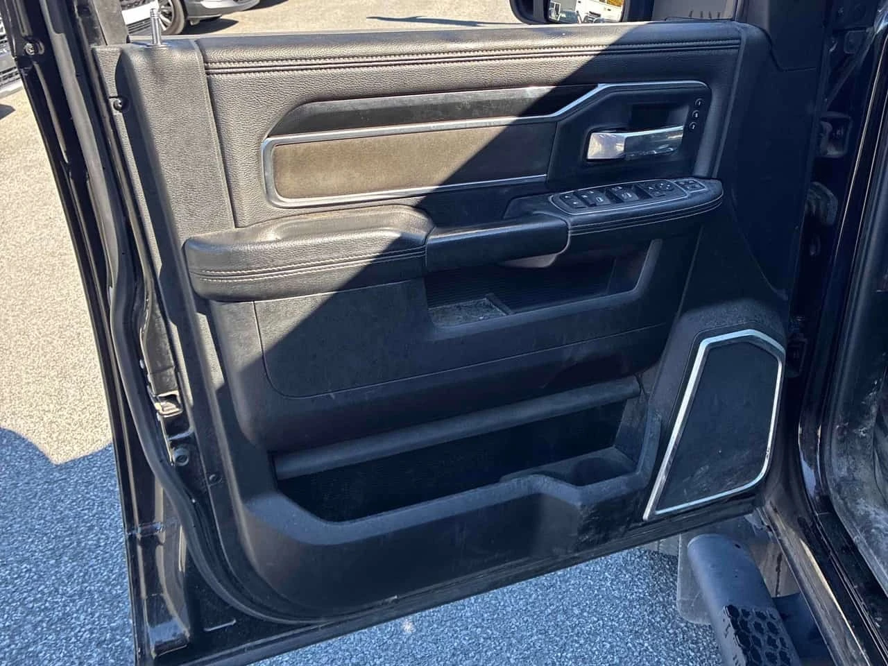 Dodge RAM 3500  Laramie / CARFAX / ���� �� ��������  | Mobile.bg � ����������� 10
