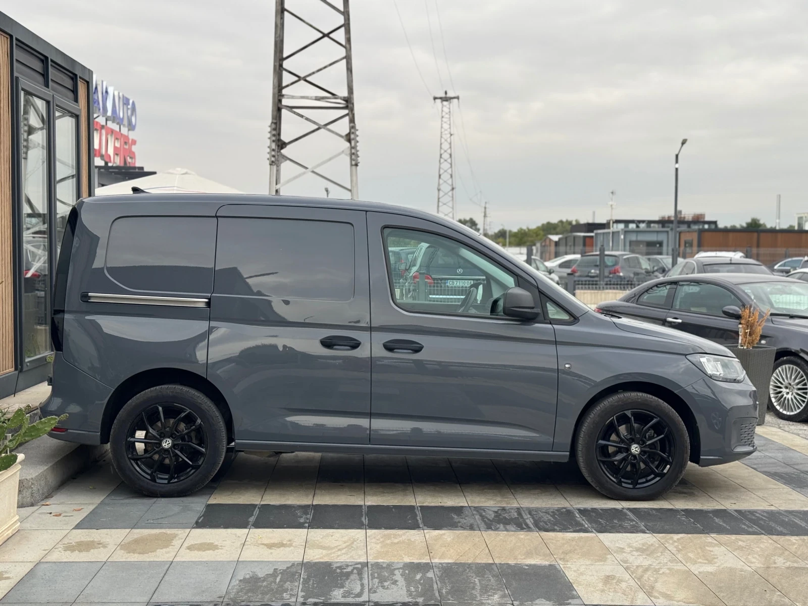 VW Caddy, снимка 4 - Автомобили и джипове - 56440340
