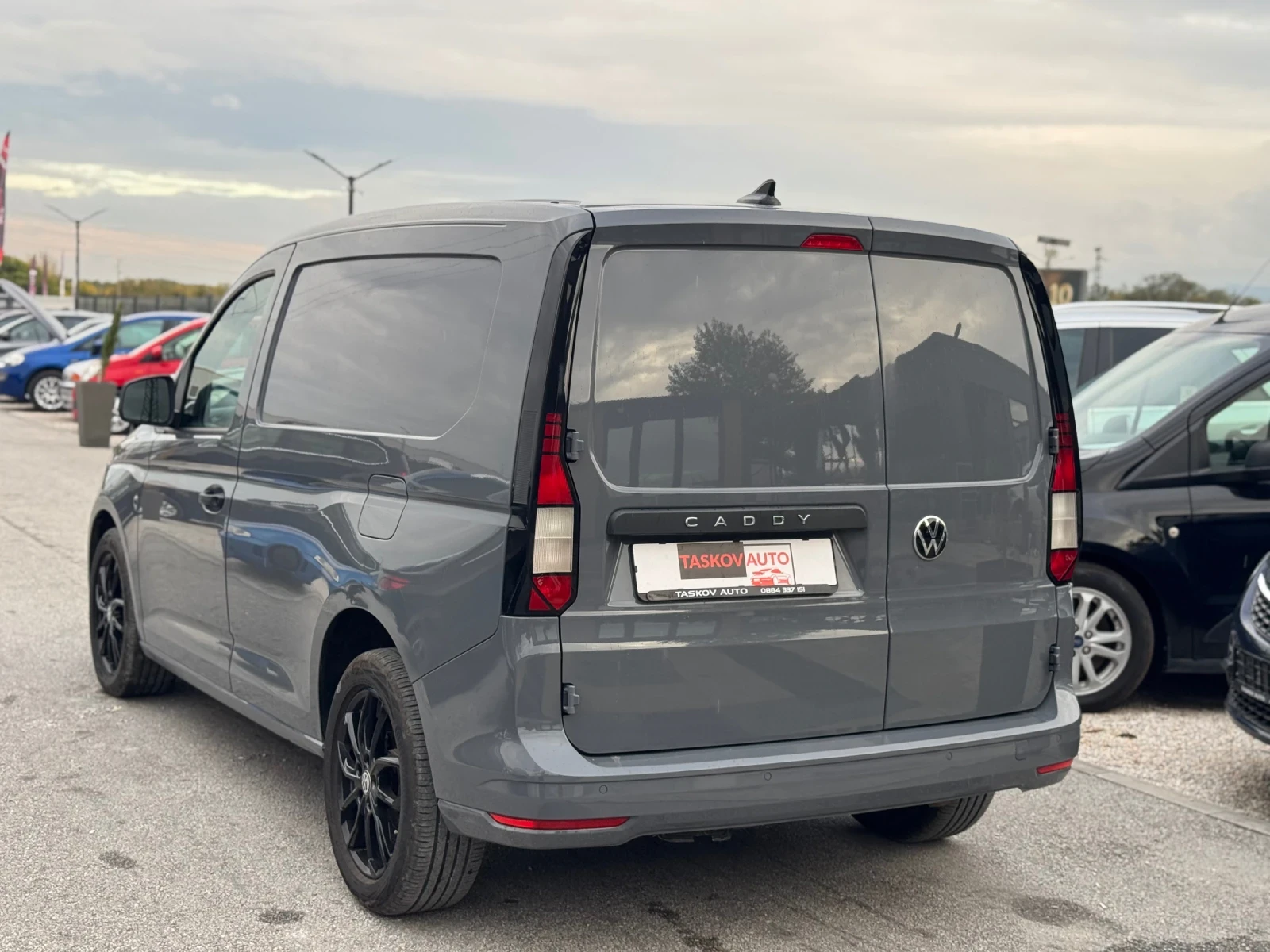 VW Caddy, снимка 6 - Автомобили и джипове - 56440340
