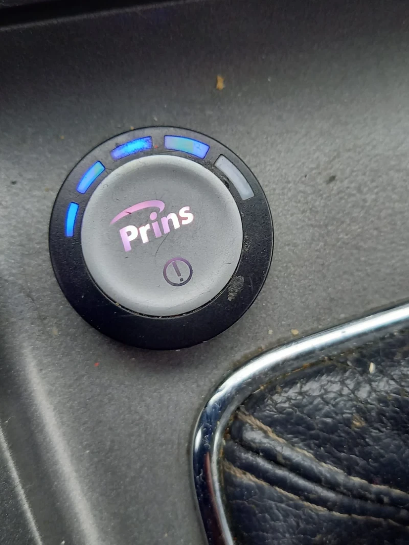 Opel Antara 2.4 бензин/газ, снимка 13 - Автомобили и джипове - 52445712