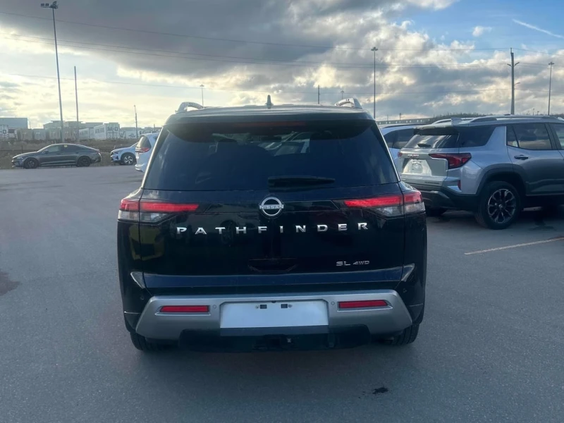 Nissan Pathfinder SL  CARFAX, снимка 4 - Автомобили и джипове - 52616108