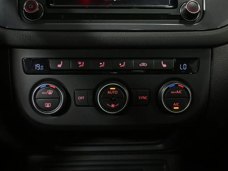 VW Tiguan 2017 Volkswagen Tiguan Highline 4Motion, снимка 13 - Автомобили и джипове - 52847788