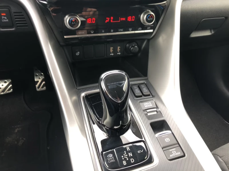 Mitsubishi Eclipse Cross 2.4PHEV/188HP/4X4/SELECT-BLACK/360/NAVI/ACC/876v, снимка 16 - Автомобили и джипове - 53242126