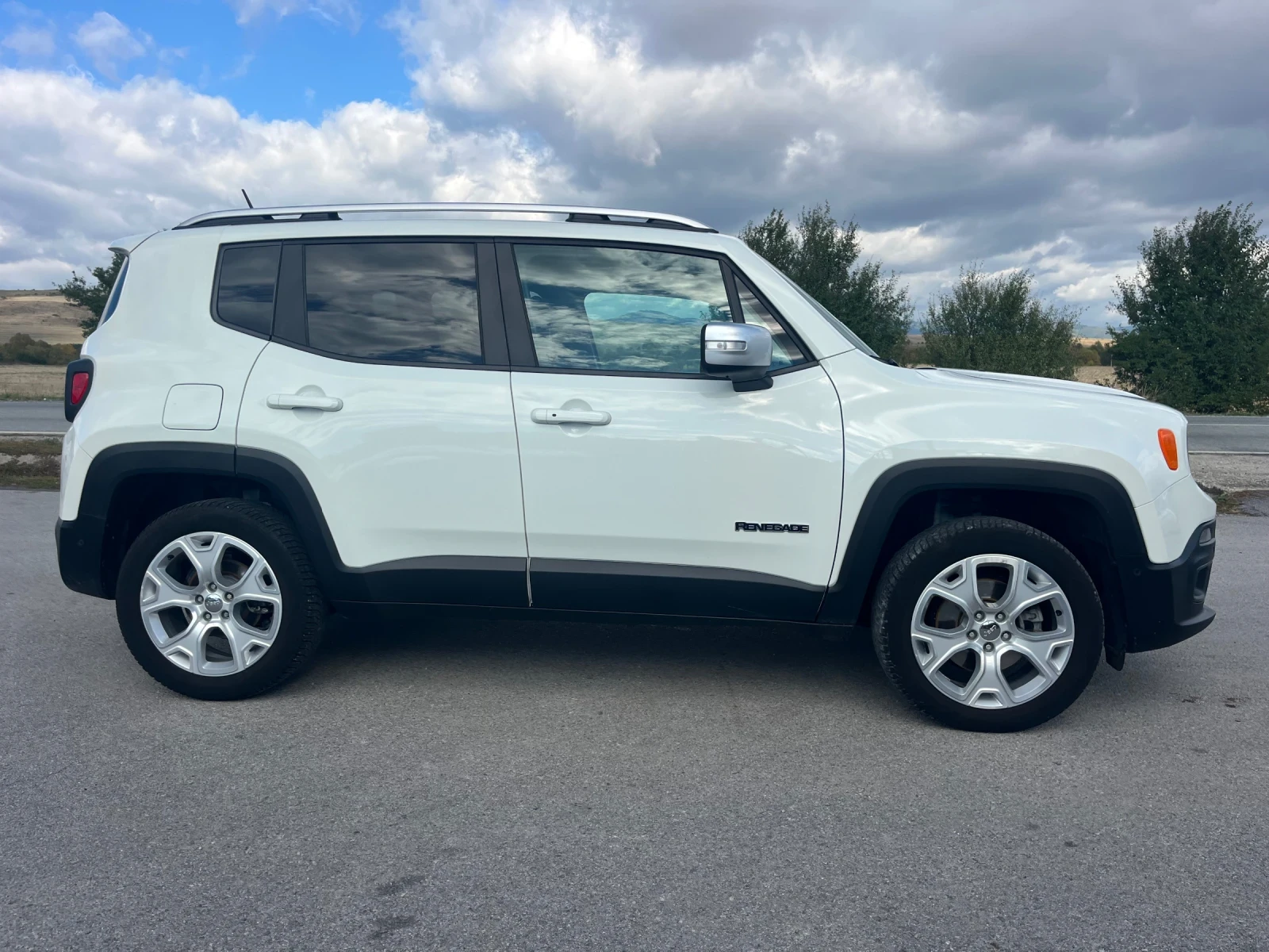 Jeep Renegade 2.0 TDi 4x4 - изображение 4