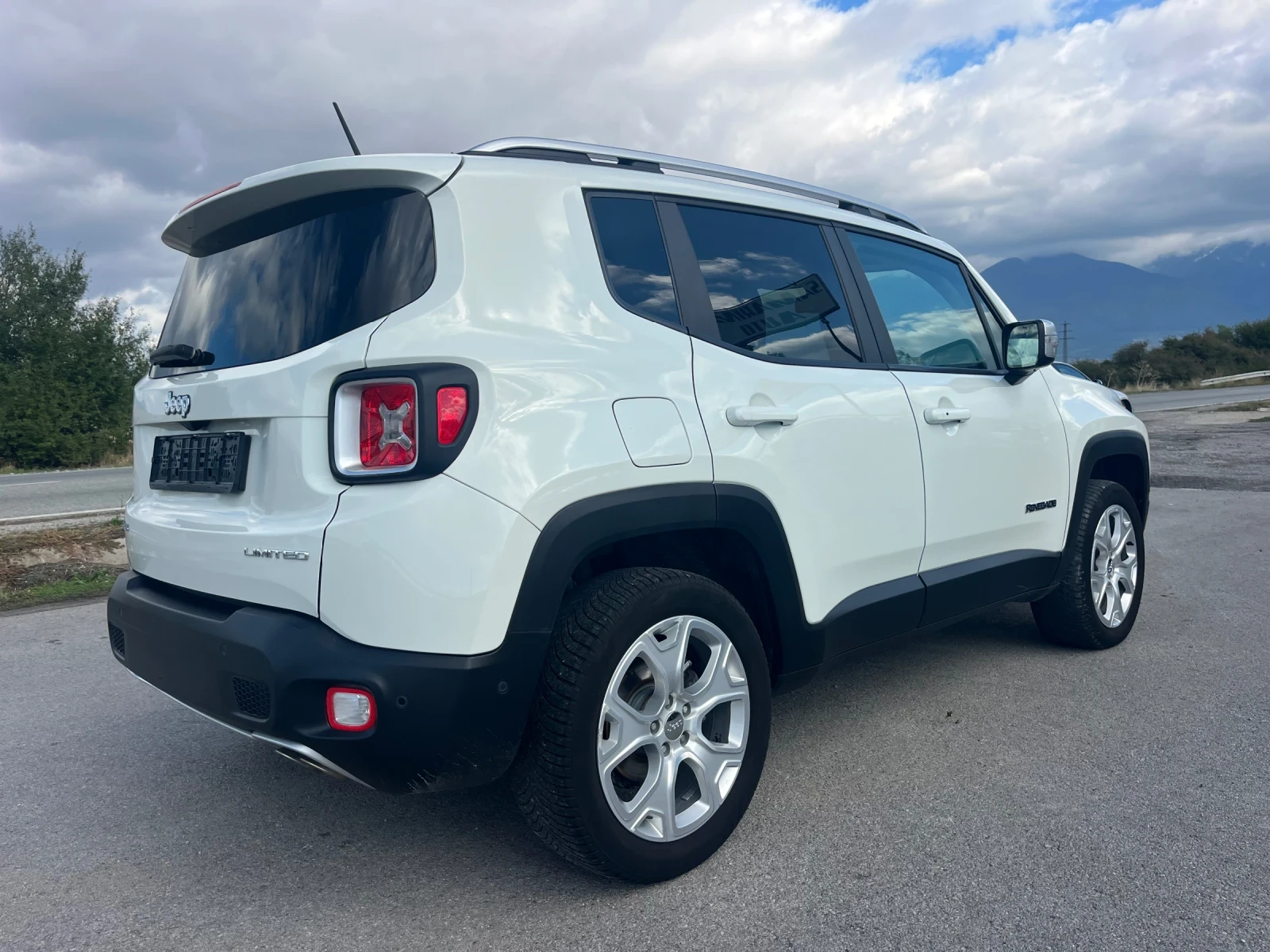 Jeep Renegade 2.0 TDi 4x4 - изображение 6