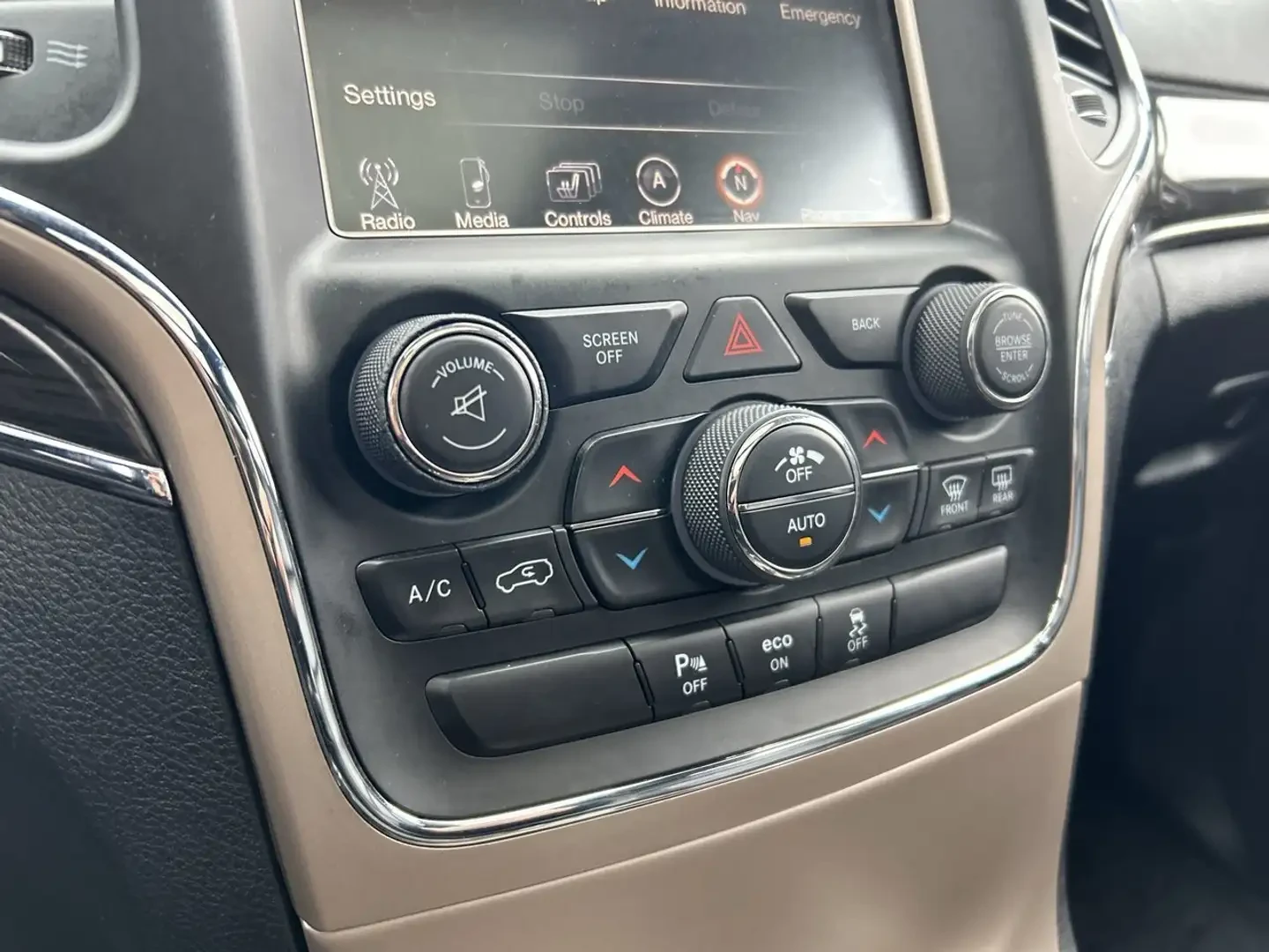 Jeep Grand cherokee Overland HEATED & VENTED SEATS | PANO ROOF | Mobile.bg � ����������� 13