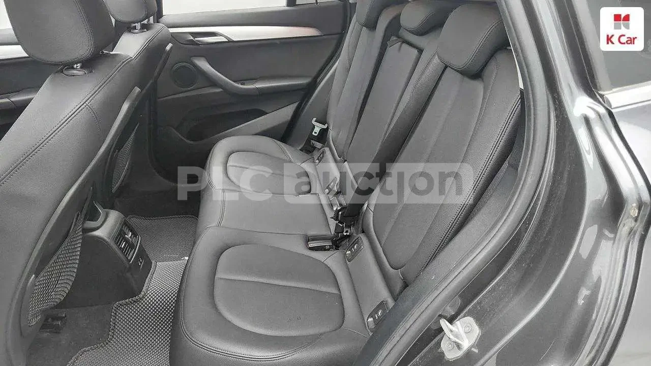 BMW X1 20i xDrive| КАМЕРА| ПОДГРЕВ| ПАМЕТ| ВКЛ.ТЕХНОТЕСТ, снимка 12 - Автомобили и джипове - 54868510