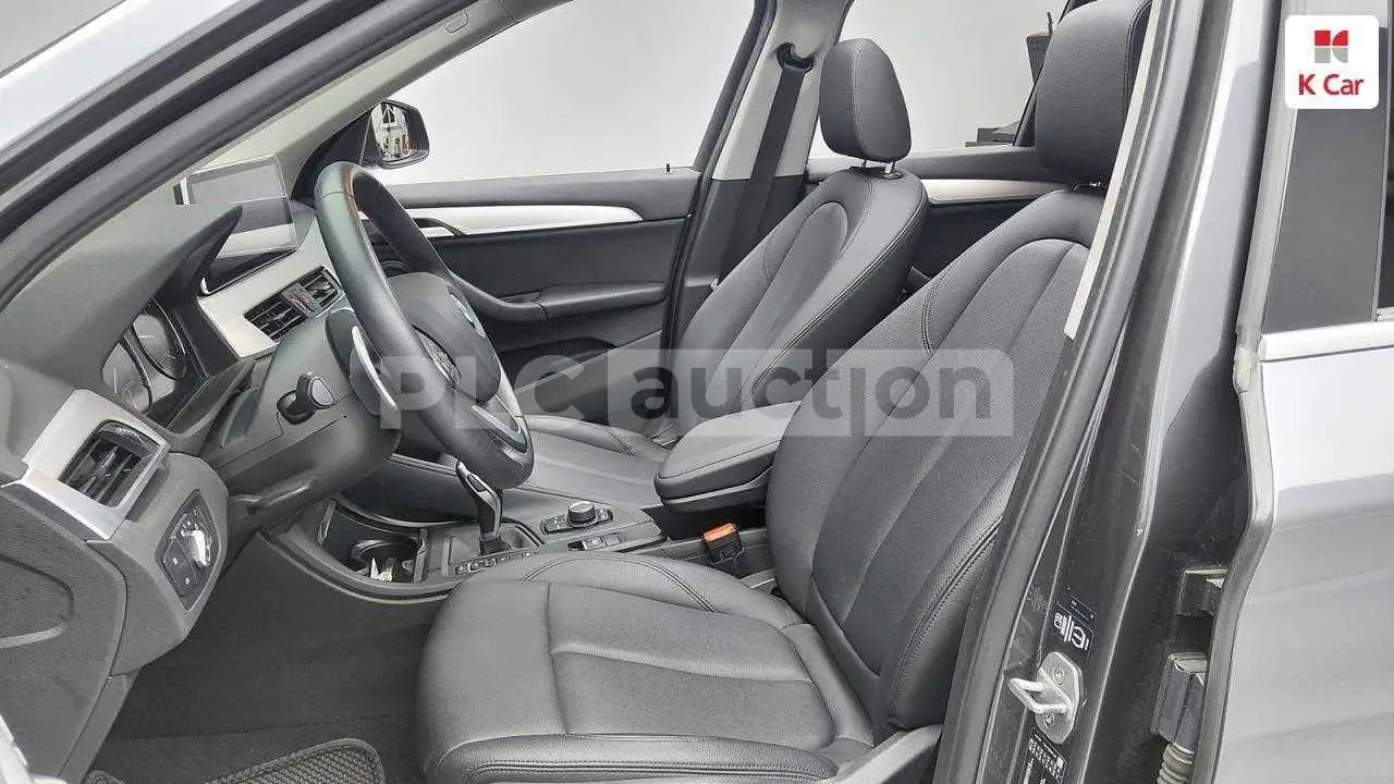 BMW X1 20i xDrive| КАМЕРА| ПОДГРЕВ| ПАМЕТ| ВКЛ.ТЕХНОТЕСТ, снимка 4 - Автомобили и джипове - 54868510