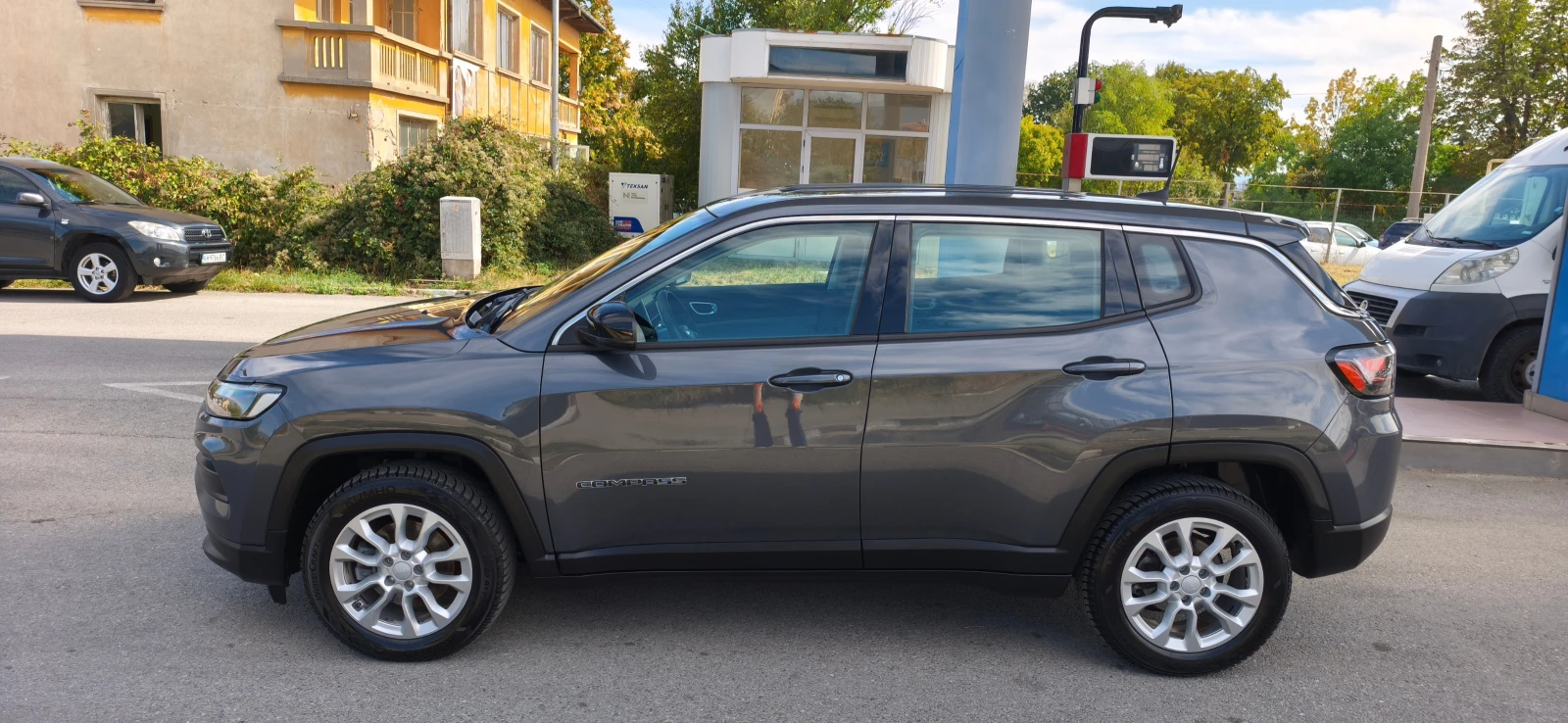 Jeep Compass 1.6M-JET EU6D, снимка 4 - Автомобили и джипове - 56298565