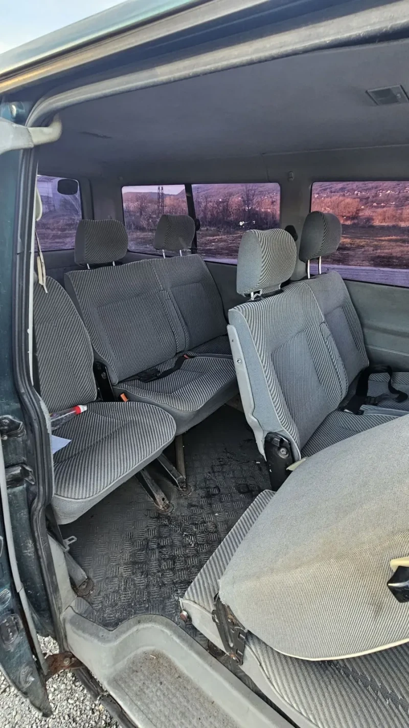 VW T4 2.5 benzin 102 ps, снимка 11 - Бусове и автобуси - 48409905