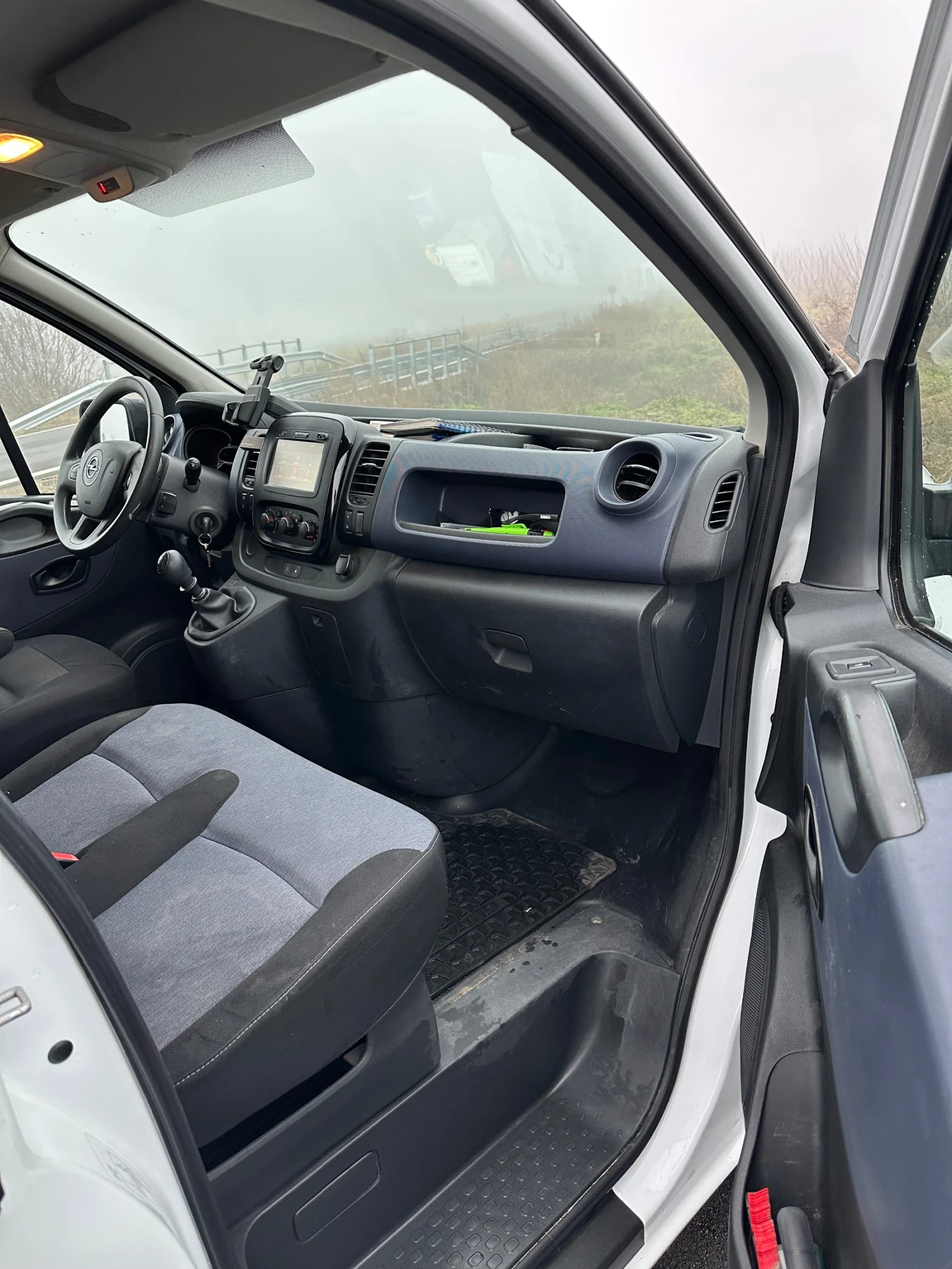 Opel Vivaro 1.6 BITURBO - изображение 6