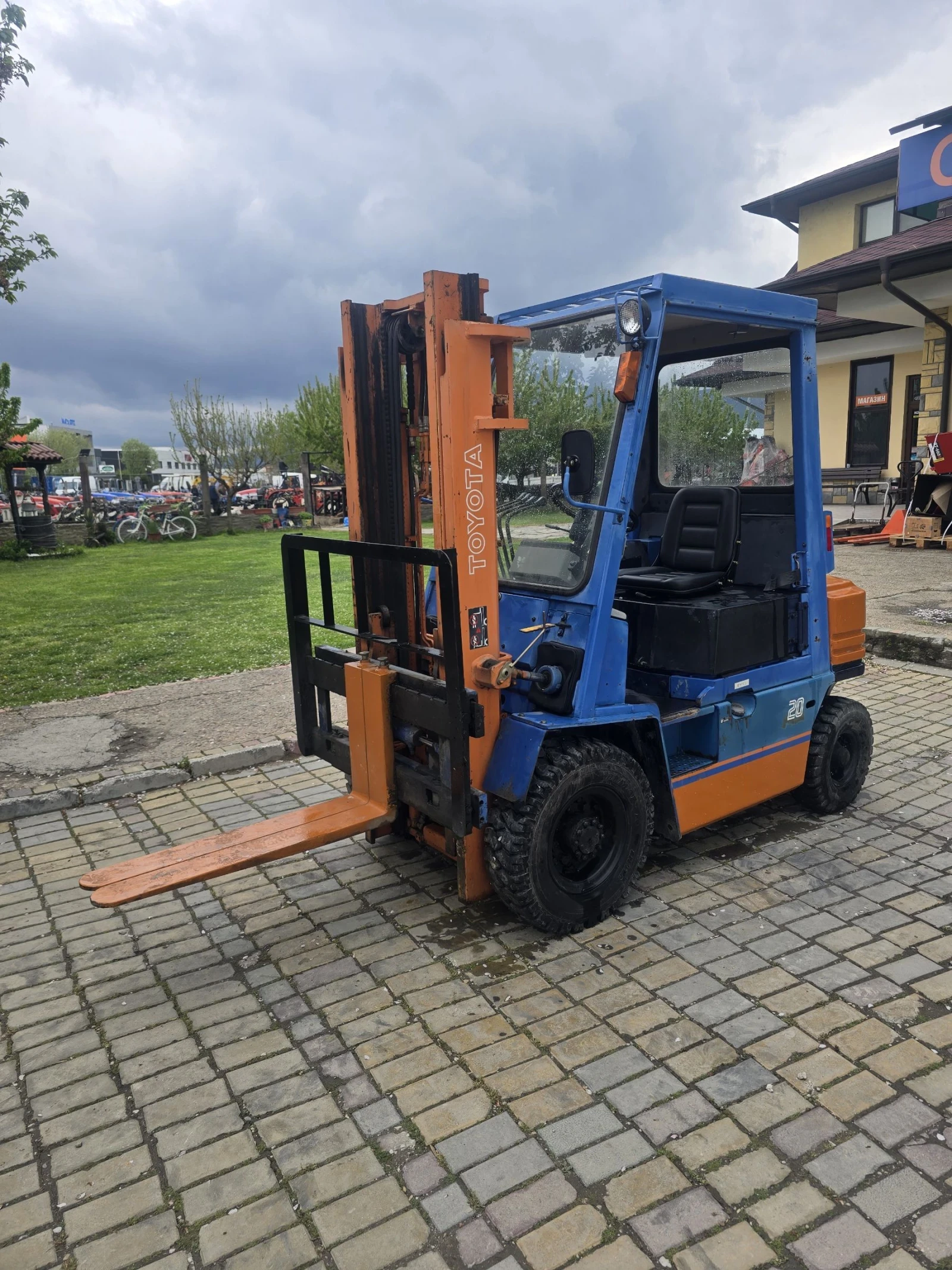 Мотокар Toyota Бензин, 2.0тон. Изравнител !