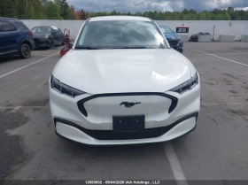 Ford Mustang Mach-E Premium AWD, снимка 13