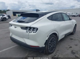 Ford Mustang Mach-E Premium AWD, снимка 4