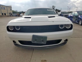 Dodge Challenger SXT, снимка 2 - Автомобили и джипове - 53636169