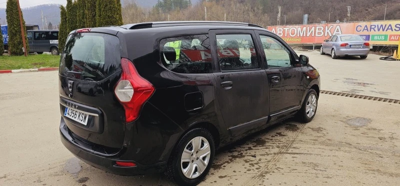 Dacia Lodgy FACELIFT-1.6i+ Заводска Газ* 2019г., снимка 6 - Автомобили и джипове - 44725514