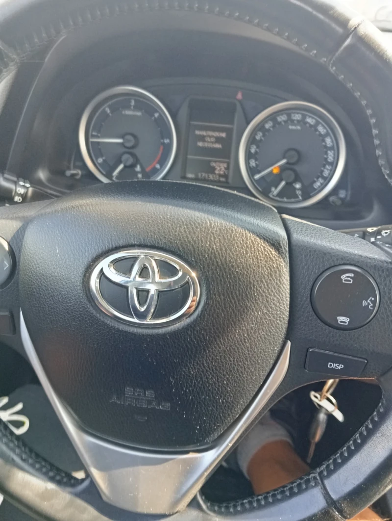 Toyota Auris 1.4 , снимка 11 - Автомобили и джипове - 47290280