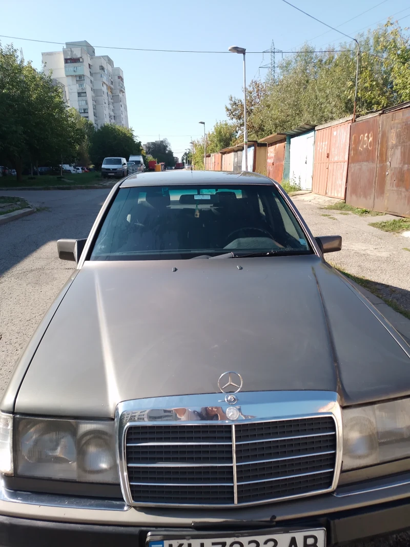 Mercedes-Benz E 200, снимка 3 - Автомобили и джипове - 47476945