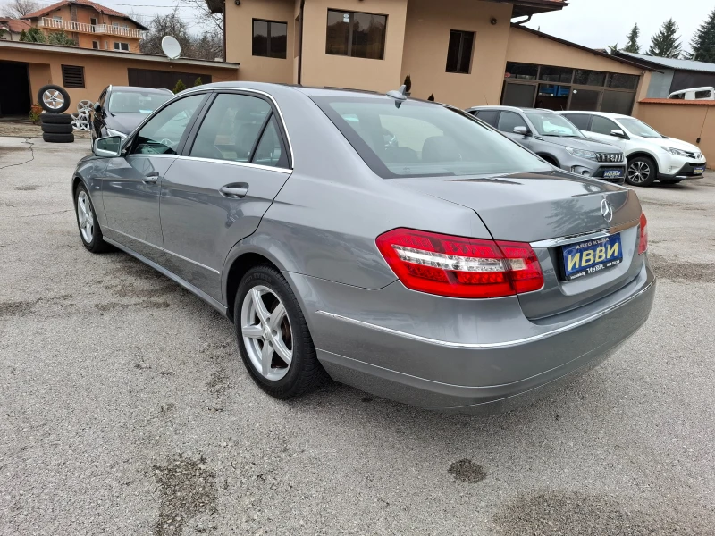 Mercedes-Benz E 220 AVANGARDE, снимка 15 - Автомобили и джипове - 47941924