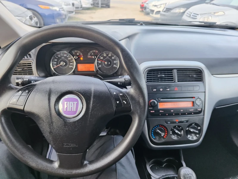 Fiat Punto 1.4I, снимка 6 - Автомобили и джипове - 49135384